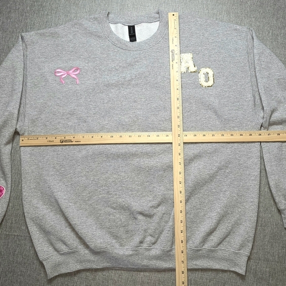 Pink Ribbon Embroidered Patch Gildan Heavy Blend Pullover Sweatshirt Size XL - Picture 7 of 8